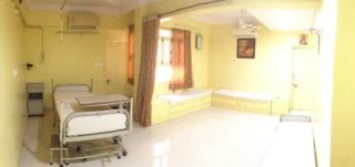 Manidhari Hospital Premium Room Facilities